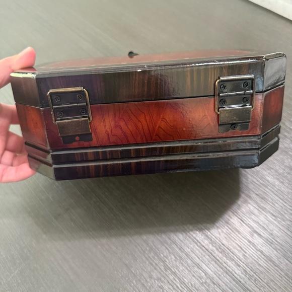 Elegant Wooden Jewelry Box with Lock - Picture 3 of 9